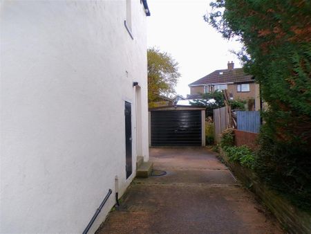 3 bedroom semi-detached house to rent - Photo 3