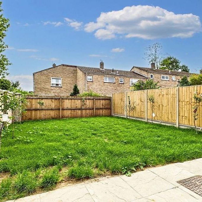 1 bedroom in a house share to rent - Photo 1