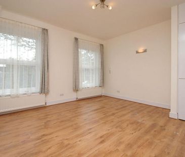 3 bedroom flat to rent - Photo 4