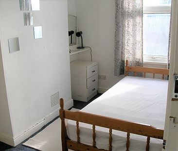 3 Bed Student Accommodation Just 400m from Nottingham University Gates! - Photo 6
