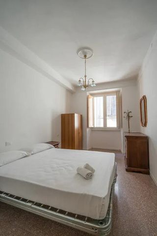 Borgo degli Albizi, Florence, Tuscany 50122 - Photo 4