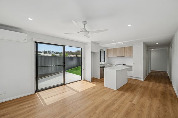 19 Solomon Drive, Lake Cathie NSW 2445 - House For Rent | Domain - Photo 1