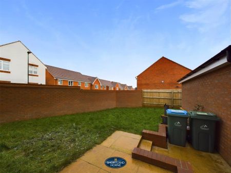 Roger Blythebrook Avenue, Keresley, Coventry - Photo 3