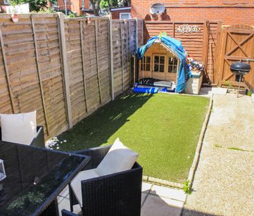 2 bedroom terraced house to rent - Photo 2