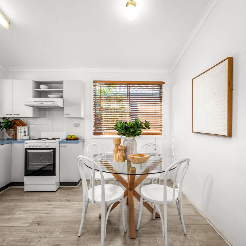 Charming Freestanding 2 Bedroom Home! - Photo 1