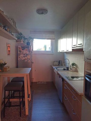 Großzügige, vollständig möblierte 4-Zimmer-Wohnung mit Loggia in ruhiger Lage - Photo 3