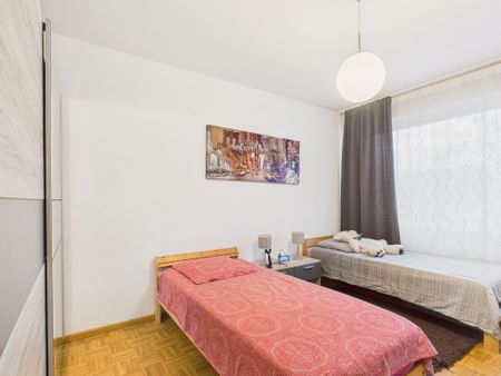 Appartement meublé de 5.5 pièces 165 m² Résidence de standing privée et arborée Proche Nations et Organisations Genève - Photo 4