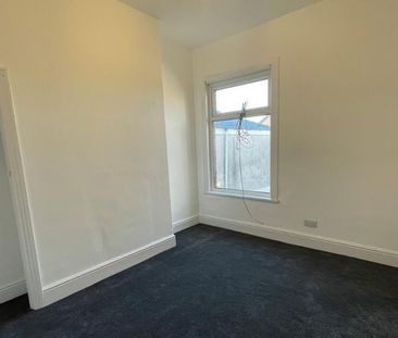 4 bedroom terraced house to rent - Photo 1