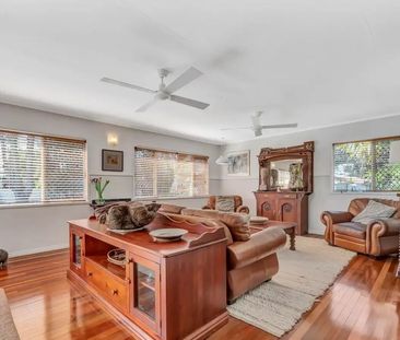 Summer Living All Year Round - Photo 3