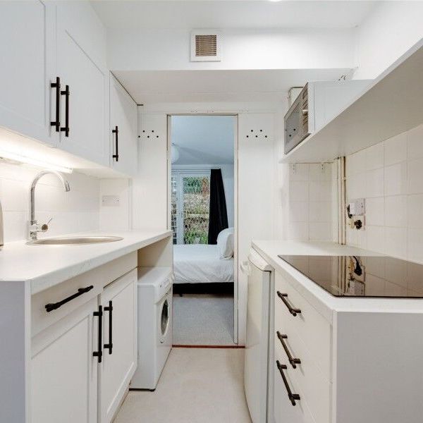 1 Bedroom Apartment To Let - Photo 1