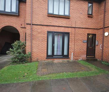 Plested Court, Stoke Mandeville - Photo 3