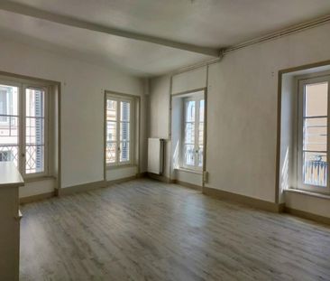 Appartement T3 à louer à Roanne - Place du marché - Photo 3