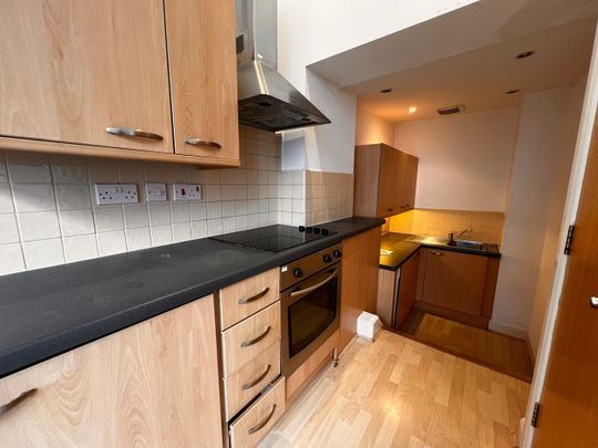 2 Bed Flat, Eastgate, LS2 - Photo 1