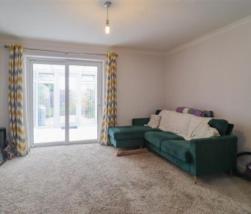 2 bedroom semi-detached house to rent - Photo 6