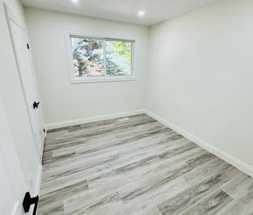 For Lease - 1 - 6 CRAIG Drive, Kitchener, Ontario - Photo 4