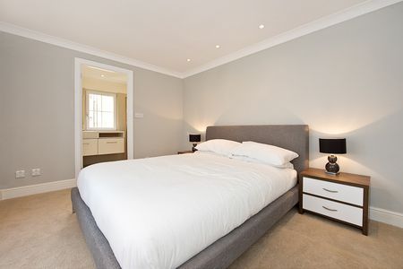 Warriner Gardens, London, SW11 - Photo 3