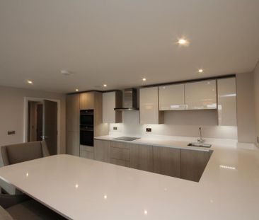 3 bedroom penthouse to rent - Photo 4