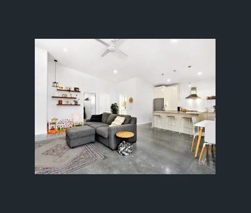 COASTAL COMFORT WITH AMPLE PARKING SPACE - Photo 2
