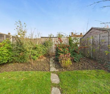 3 bedroom terraced house to rent - Photo 5