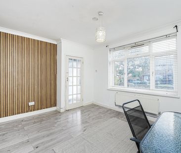Terraced House to rent - Anstridge Road, London, SE9 - Photo 3