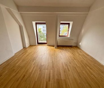 Altbau-Maisonette mit Galerie |2 Bädern | Parkett | Süd-Balkon - Foto 1