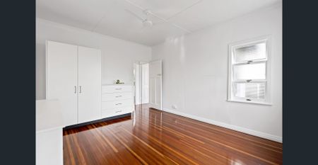 Renovated high set home close to city centre - Photo 2