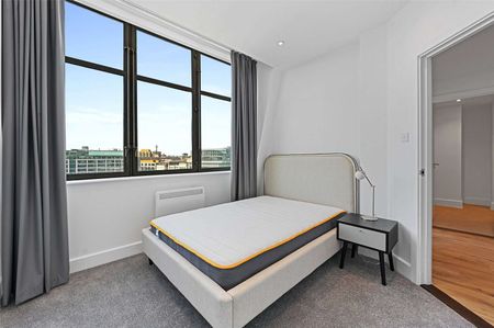West Smithfield, London, EC1A 9HX - Photo 5