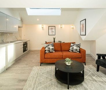 Cuckoo Hall Lane, London - Photo 3