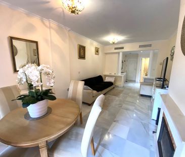 Apartamento planta baja en alquiler en Estepona - Photo 2