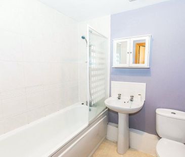 2 bedroom flat to rent - Photo 6