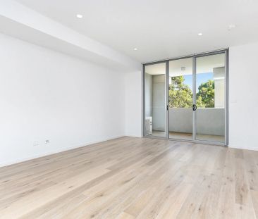 Architecturally-designed luxury apartment with a peaceful, leafy ou... - Photo 2