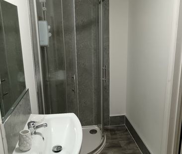 1 Bed Flat, Thornton Heath, CR7 - Photo 2