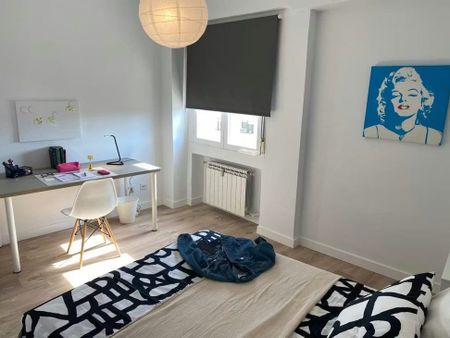 Glorieta del Puente de Segovia, Madrid, Community of Madrid 28011 - Foto 3