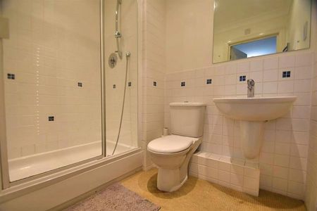 2 Bedroom Apartment To Let - Photo 5