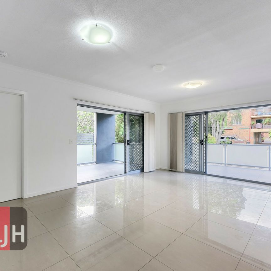 SLEEK AND SPACIOUS 2 BEDROOM UNIT IN GAYTHORNE! - Photo 1