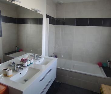 Location Maison 5 pièces 110m² - Photo 3