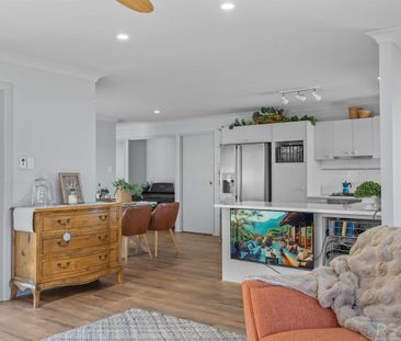 Boutique Villa Offering House-Sized Living in a Premium Swansea Loc... - Photo 1