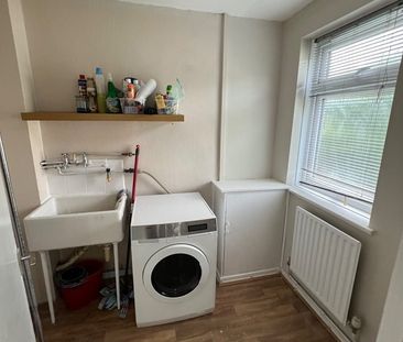 2 Bed Maisonette, Halliwell Road, M25 - Photo 2