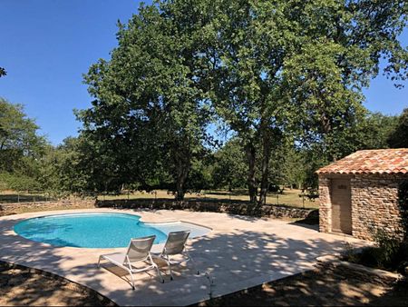 LUBERON - MÉNERBES: Le Petit Mas d'Eve en pierre avec piscine en pleine nature - Photo 2