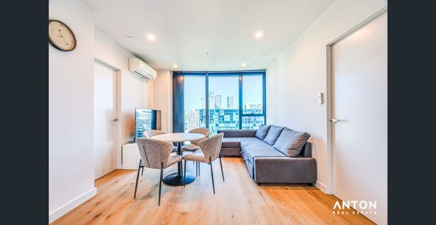 Modern 2-Bedroom Apartment with City Views – Fully Furnished! - Photo 1