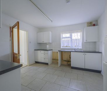 3 Bedroom - Photo 6