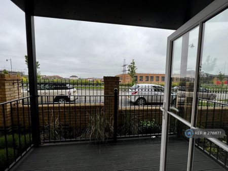 1 bedroom flat to rent - Photo 4