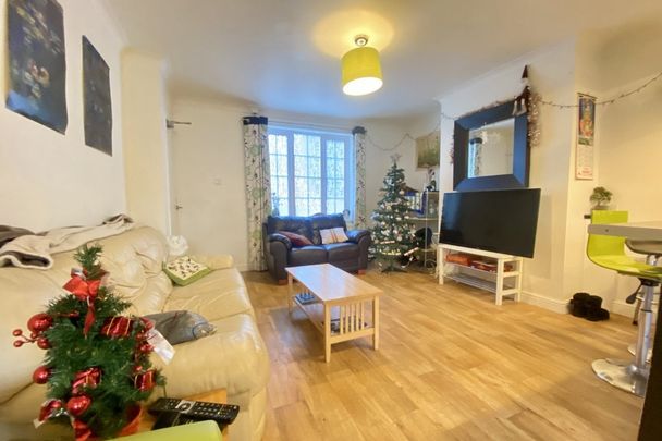 Foxley Close, Norwich - Photo 1