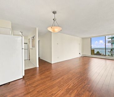 2150 Bellevue Avenue apartment — Vancouver, BC (2-Bedroom) - 2 Bedroom - Photo 2