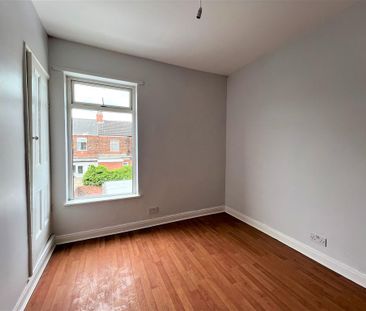 2 bedroom end of terrace house to rent - Photo 4