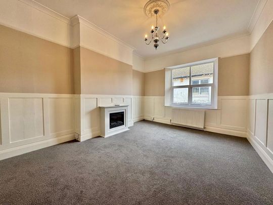 3 bedroom flat to rent - Photo 1