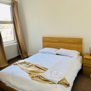 Room in a Shared House, St Loys Road, N17 - Photo 2