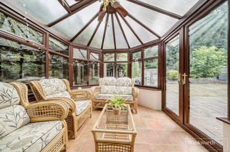 4 bedroom detached house to rent - Photo 2