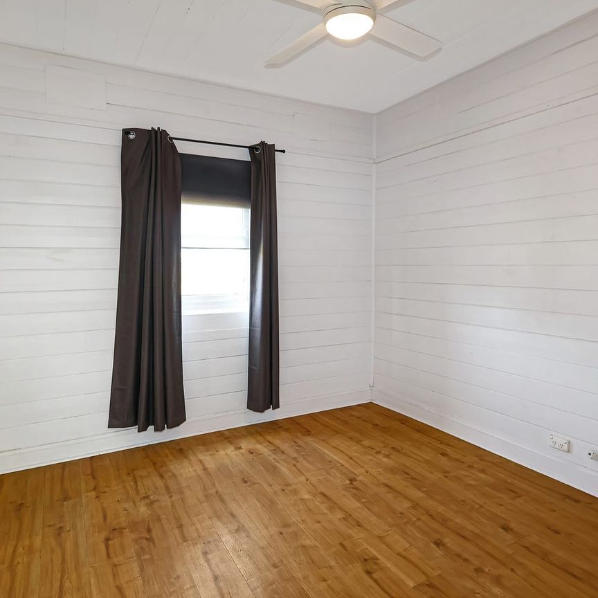 Charming Cottage in Central Muswellbrook - Photo 1