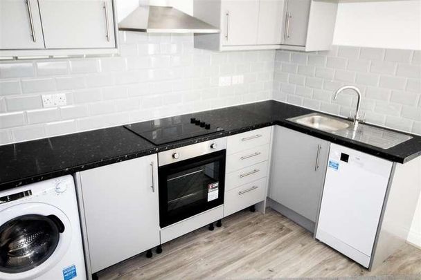 St James Road, Southampton, SO15 - Photo 1